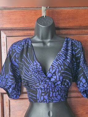 L,NWT V-Neck Top, Purple & Black, Elbow-Length Sleeves, Smocked Waist, Tie Back